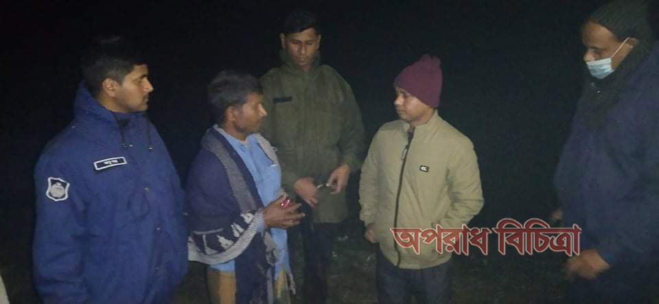 বদলপুরে মধ্যরাতে প্রশাসনের অভিযান আটক এক ব্যাক্তিকে ১ মাসের বিনাশ্রম কারাদন্ড