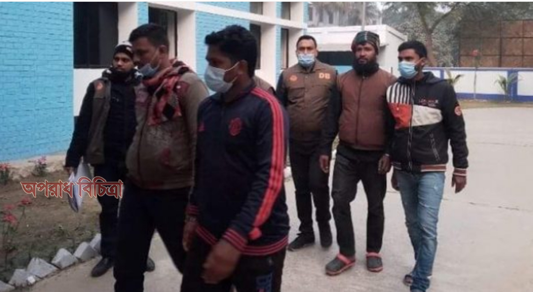 চাঁপাইনবাবগঞ্জ বিআরটিএ থেকে ১২ দালানকে আটক করেছে ডিবি পুলিশ