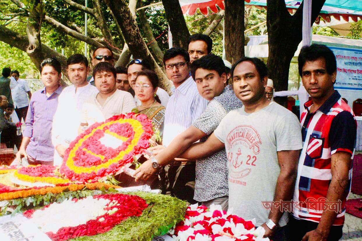 মাদ্রাসায় বঙ্গবন্ধুর ম্যূরাল স্থাপন করার দাবি