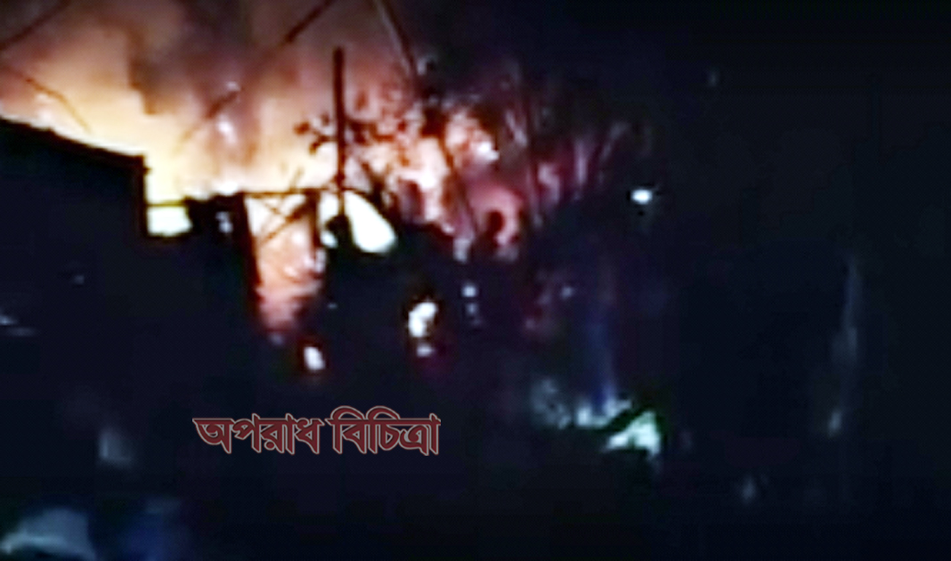 গলাচিপা কলেজ পাড়া এক ভয়াবহ অগ্নি কান্ডে ৫টি দোকান পুড়ে ভষ্মিভুত