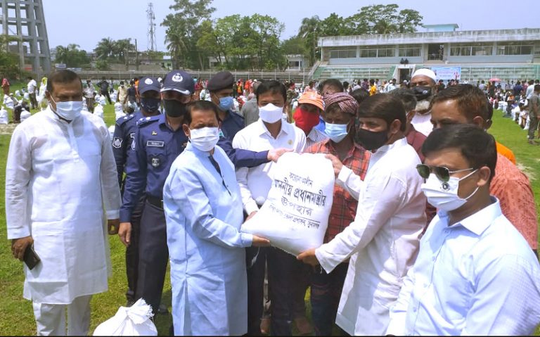 সুনামগঞ্জে ৭৫০জনের মাঝে প্রধানমন্ত্রীর উপহার বিতরণ