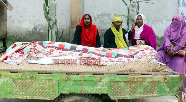 কলাপাড়ায় এক সন্তানের জননির ঝুলন্ত মৃতদেহ উদ্ধার