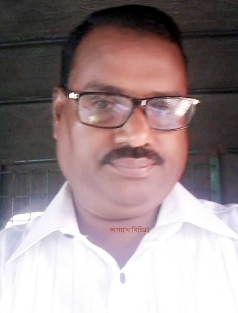 সাব-রেজিষ্টার অফিসের কর্মচারী হুমায়ুন কবির একাধিক বাড়ির মালিক
