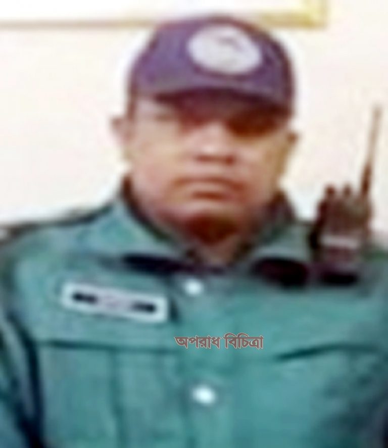 সার্জেন্ট চন্দনের মানতিতে চলছে পন্যবাহী নিষিদ্ধ পরিবহন