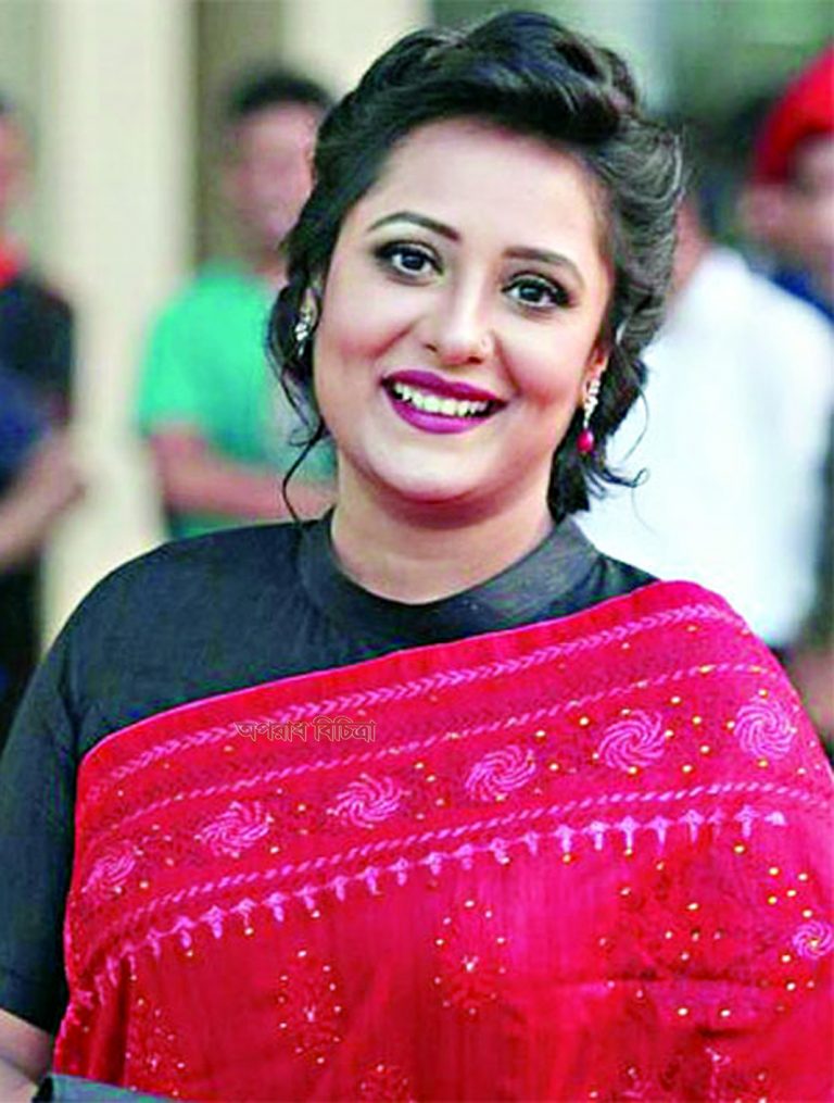 তৃতীয় সংসারে প্রথম সন্তানের মা হলেন অপি করিম
