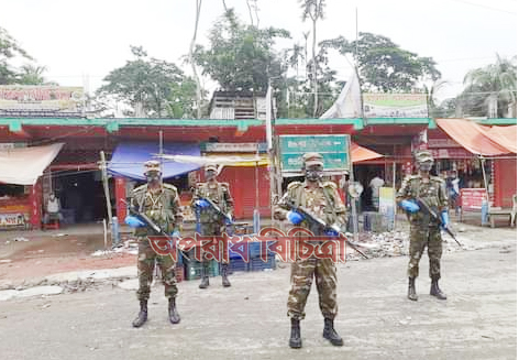 রাজাপুরে কর্মহীন মানুষের মধ্যে খাদ্য বিতরনে মাঠে সেনাবাহিনী