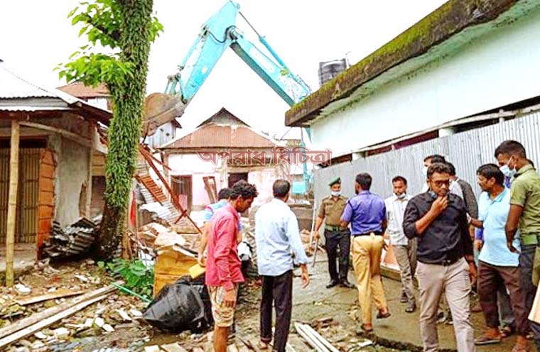 সুনামগঞ্জে সরকারী পুকুর দখল করে ২০টি স্থাপনা নির্মাণ,অবশেষে উদ্ধার