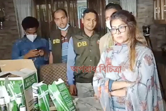 পিয়াসার পর আরেক মডেল মৌ আটক