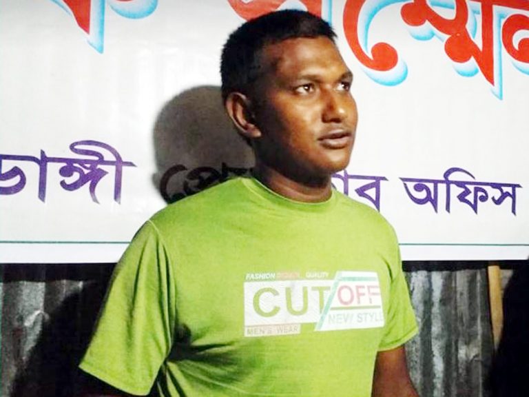 প্রকৃত আসামীর পরিবর্তে নিরপরাধ ব্যবসায়ীকে          জেলে দিল পুলিশ