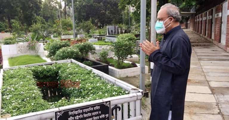 জন্মদিনে কোকোর কবরে রিজভীর শ্রদ্ধা