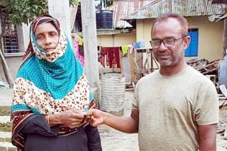 হাজী মোঃআব্দুল মজিদ ফাউন্ডেশনের উদ্যোগে       অসহায়ের মাঝে ত্রাণ  বিতরণ