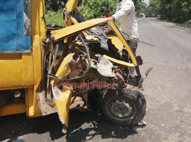 লোহাগাড়ায় বাস-লেগুনা সংঘর্ষ; আহত ৮