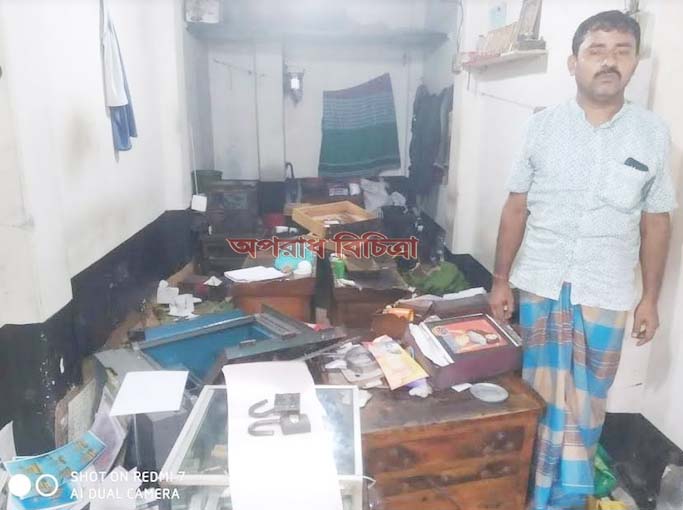 আশুলিয়ার নয়ারহাটে ১৯ স্বর্ণের দোকানে ১৫০ ভরি স্বর্ণ লুট