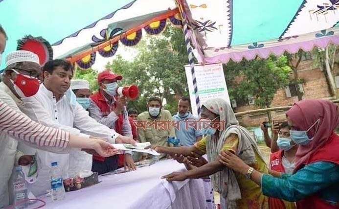 বাংলাদেশ রেড ক্রিসেন্ট সোসাইটির আর্থিক সহায়তা প্রদান