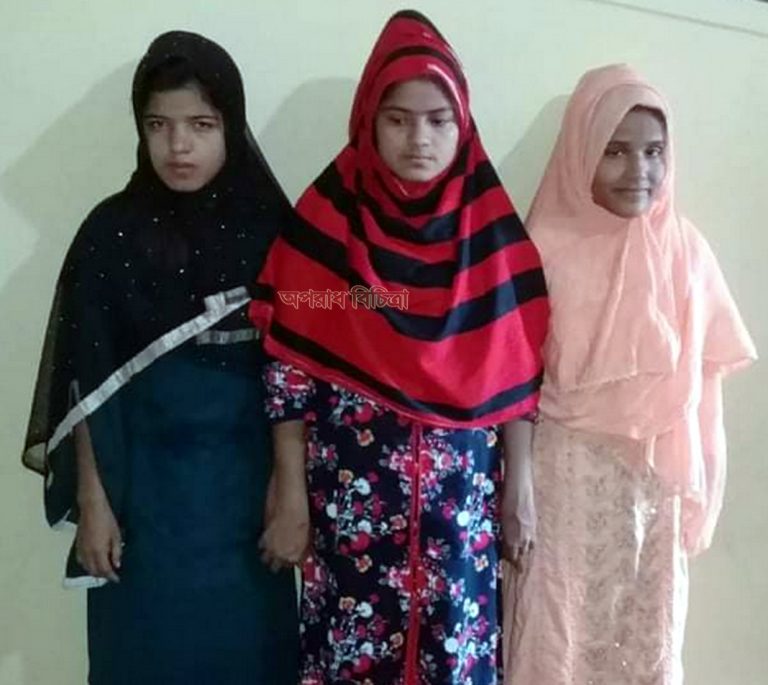 লোহাগাড়ায় দৃষ্টিপ্রতিবন্ধীত্বকে জয় করে সাফল্যের পথে ৩ বোন