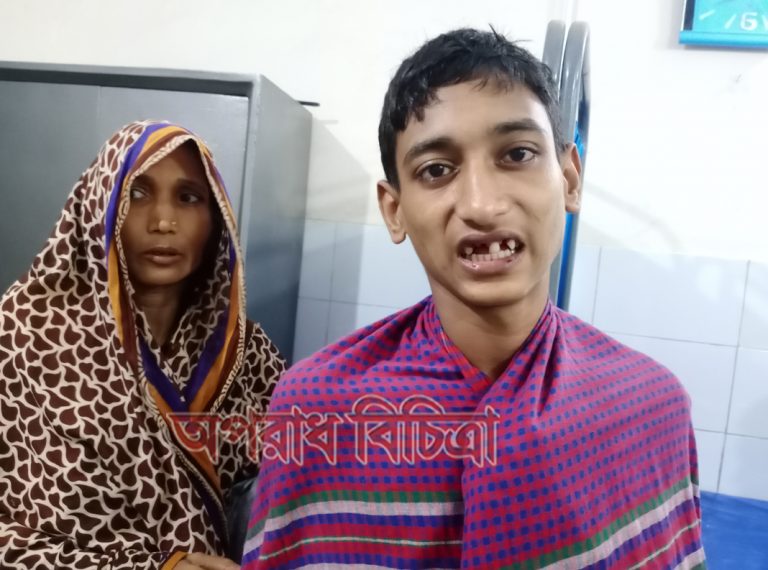 সোনারগাঁয়ে ইউপি সদস্য রোকসানার বিরুদ্ধে কিশোরকে হত্যা চেষ্টা মামলায় আটক-১