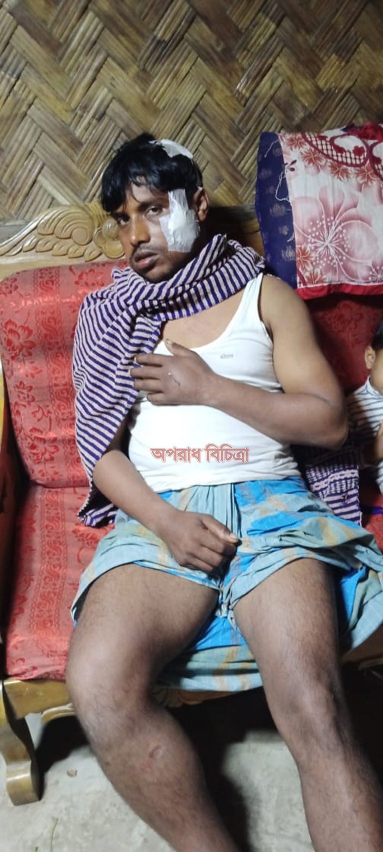 সাগরে ফিশিং বোটে জলদস্যুদের হানা  মাছ জাল ও মালামাল লুট