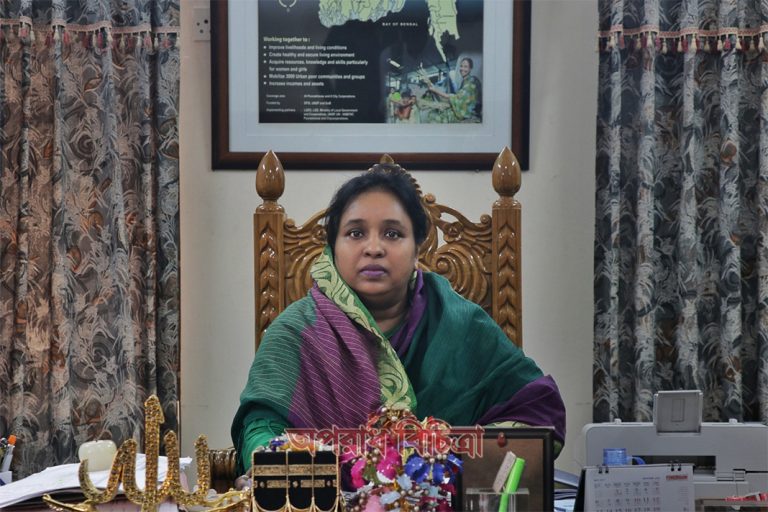 আগে বিভিন্ন দিবসগুলোতে পাড়া মহল্লায় গান শুনতাম এখন দেখিনা আমরা কোথায় জানি নিজেকে গুটিয়ে নিচ্ছি……আইভি