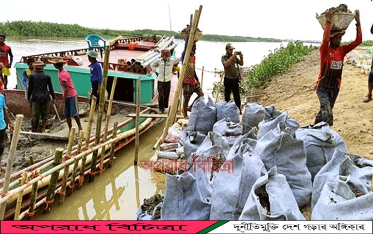 সুনামগঞ্জে ফসল রক্ষা বাঁধ নিয়ে একদিকে তদন্ত, অন্যদিকে চলছে কৃষকদের লড়াই 