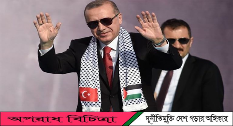 নামাজের সময় আল-আকসা মসজিদ প্রাঙ্গণে আবারও অভিযান চালায় দখলদারি  ইসরায়েলি বাহিনী..এরদোয়ানের নিন্দা