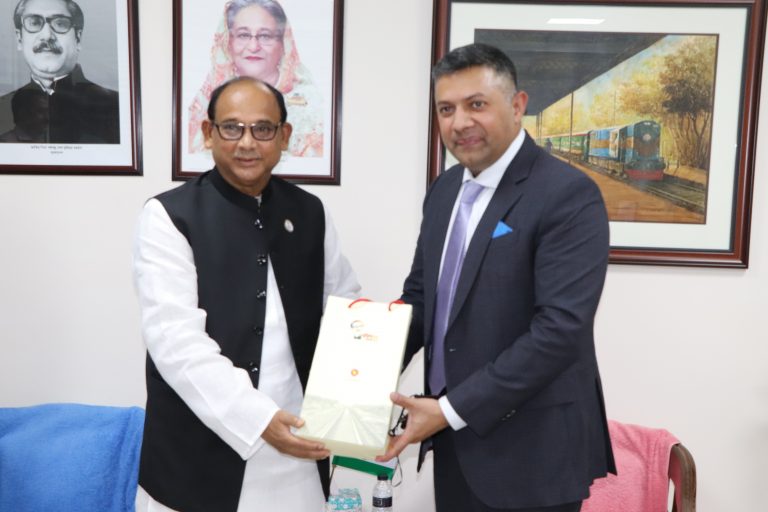 রেল মন্ত্রীর সাথে ভারতীয় হাই কমিশনারের সাক্ষাৎ। চতুর্থ আন্তঃদেশীয় ট্রেন চালুর প্রস্তাব