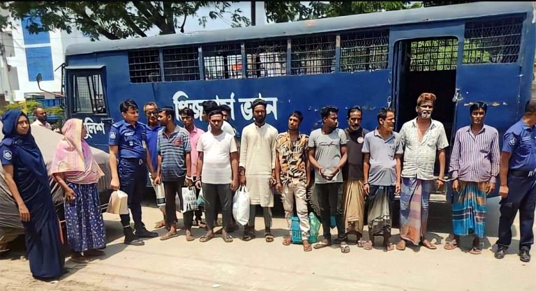  বেনাপোলে গ্রেফতারী পরোয়ানাভুক্ত ১৪ আসামী গ্রেফতার 