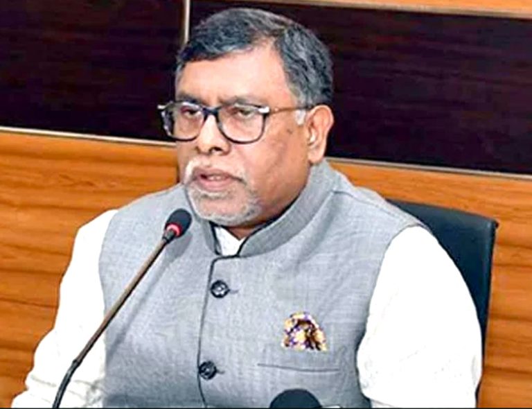 সরকারি হাসপাতালে রোগী সেবা না পেলে দায়িত্বশীলদের বিরুদ্ধে ব্যবস্থা, স্বাস্থ্যমন্ত্রীর হুঁশিয়ারি