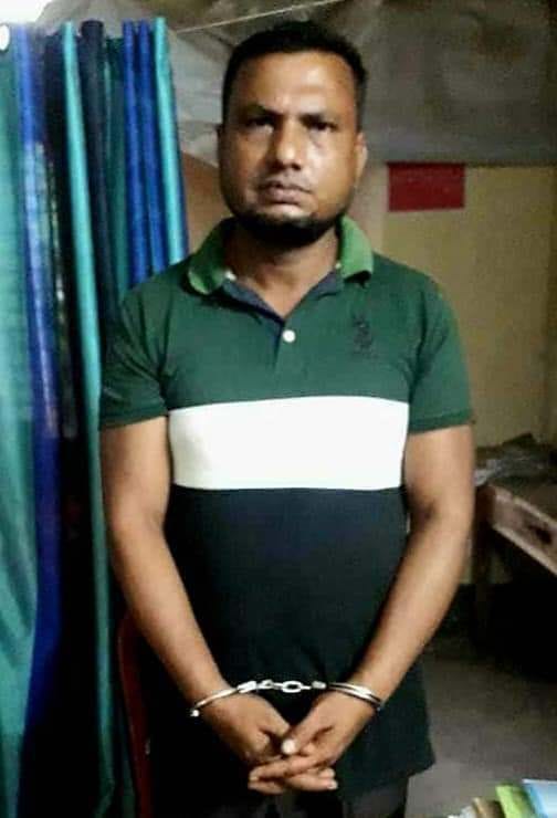 চরফ্যাশনে বিপুল পরিমাণ অস্ত্রসহ লালমোহনের যুবক আটক