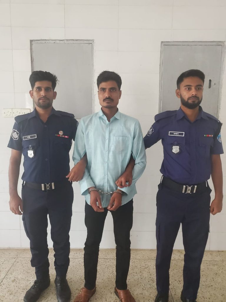 নোয়াখালীতে হত্যা: পরকীয়া প্রেমিকসহ স্ত্রী গ্রেফতার  
