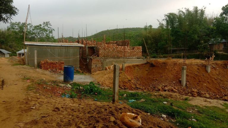 খাদিম নগরে হরিলুট হাজার কোটি টাকার সরকারী খাস জমি, কাটছে টিলা ঘটছে পরিবেশ বিপর্যয় প্রশাসন নীরব,