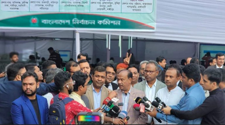 মিথ্যা ষড়যন্ত্র আর আইনের ভেড়াজাল ভেদ করে নৌকার কান্ডারী আবুল কালাম আজাদ
