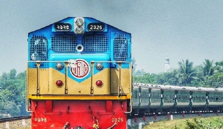 চলন্ত অবস্থায় খুলে গেল বিজয় এক্সপ্রেস ট্রেনের বগি