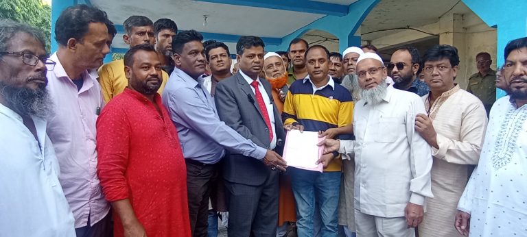 উৎসব মুখর পরিবেশে মনোনয়নপত্র জমা দিলেন জাপার সাবেক এমপি আমির হোসেন ভূঁইয়া