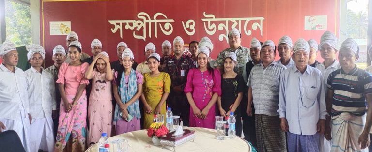 শান্তি চুক্তির ২৬তম বর্ষপূর্তিতে নাইক্ষ্যংছড়ি ১১ বিজিবির র‍্যালি  উপহার সামগ্রী শীতবস্ত্র  বিতরণ