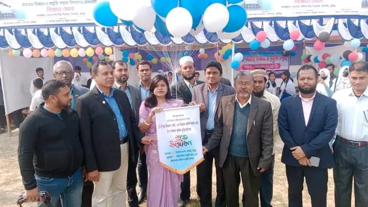 লালমাইয়ে জাতীয় বিজ্ঞান ও প্রযুক্তি সপ্তাহে বিজ্ঞান মেলা আলোচনা সভা ও পুরষ্কার বিতরণী অনুষ্ঠিত 
