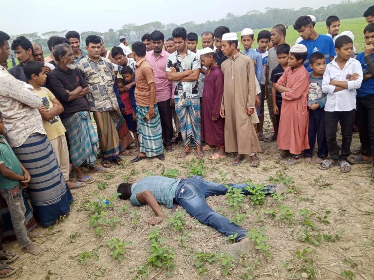 কমলনগরের সয়াবিন ক্ষেত থেকে যুবকের মৃতদেহ উদ্ধার হাবিবুর রহমান