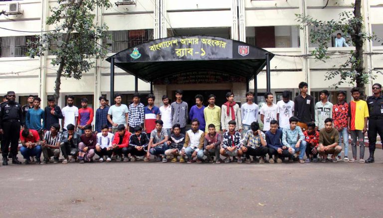 রাজধানী ও আশপাশের এলাকা থেকে কিশোর গ্যাং গ্রুপের ৩৭ সদস্য আটক 