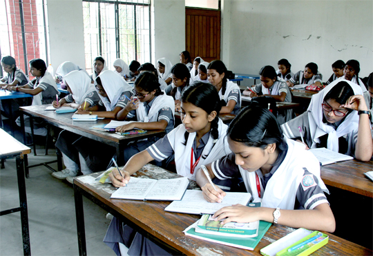 নতুন শিক্ষাব্যবস্থায় পাঁচ ঘণ্টার পরীক্ষা