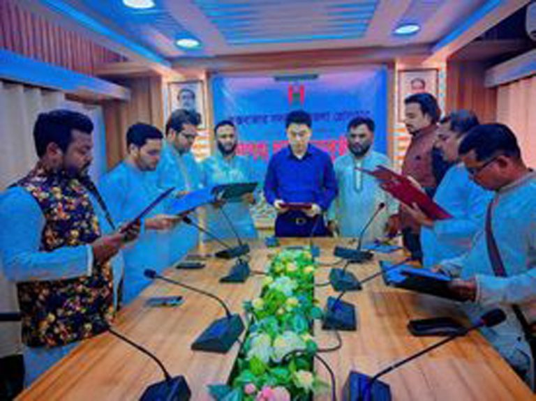 সদর উপজেলা প্রেসক্লাবের নবনির্বাচিত কার্যনির্বাহী কমিটির শপথ গ্রহণ