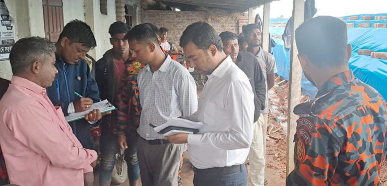 পঞ্চগড়ে মোবাইল কোর্টে দুই ইটভাটাকে ১লাখ টাকা জরিমানা￼