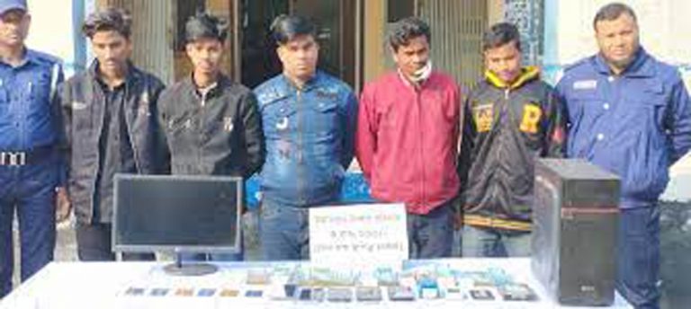 থাই ও ভিসা প্রতারণা চক্রের ৫ সদস্য গ্রেফতার