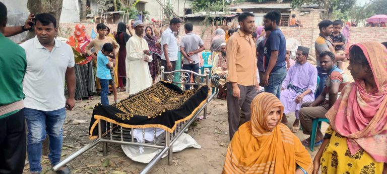 শার্শায় মাদকাসক্ত ছেলের ইটের আঘাতে পিতার মৃত্যু