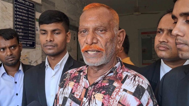 স্ত্রী ও শাশুড়িসহ ৬ জনের বিরুদ্ধে জল্লাদ শাহজাহানের মামলা