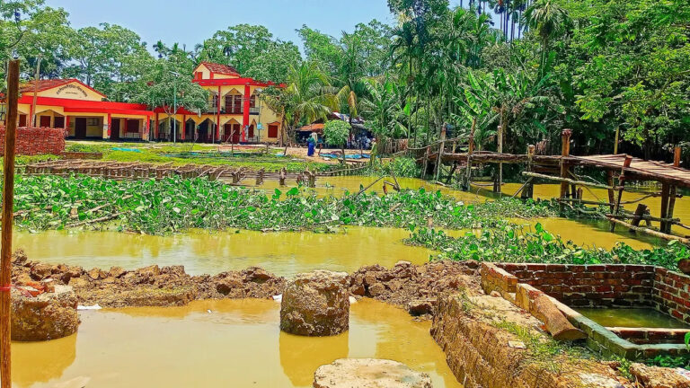 পাঁচ বছরেও শেষ হয়নি সেতুর নির্মাণকাজ