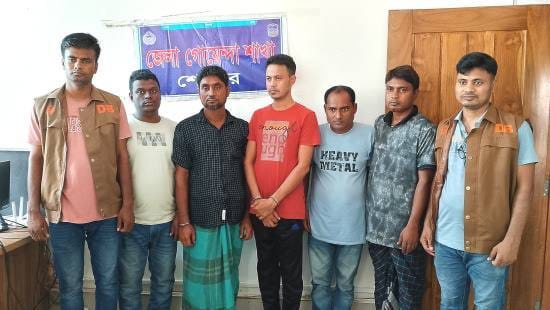  মাতলামির অভিযোগে যুবলীগ নেতাসহ গ্রেপ্তার-৫