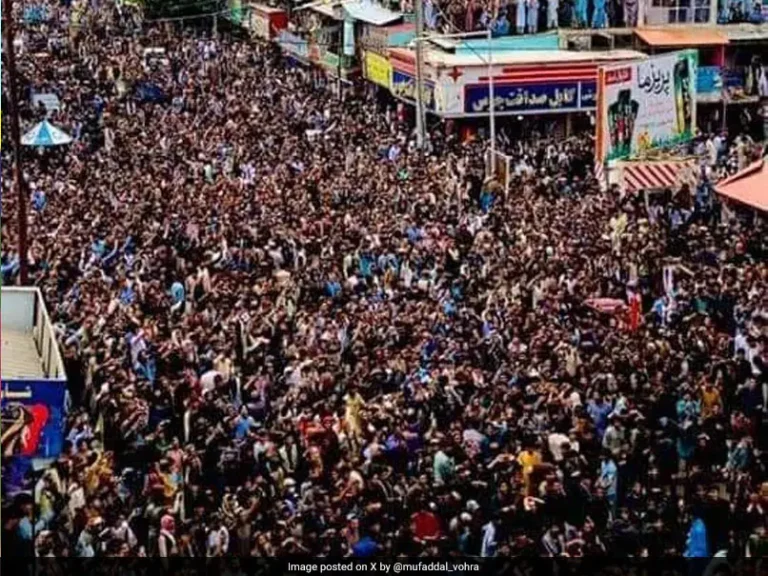 ঐতিহাসিক জয় উদযাপন করতে রাস্তায় আফগানরা