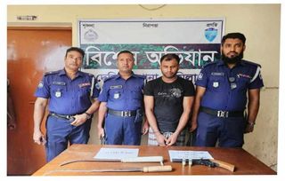 দেবীদ্বারে আগ্নেয়াস্ত্রসহ ডাকাত দলের ১ সদস্য গ্রেফতার