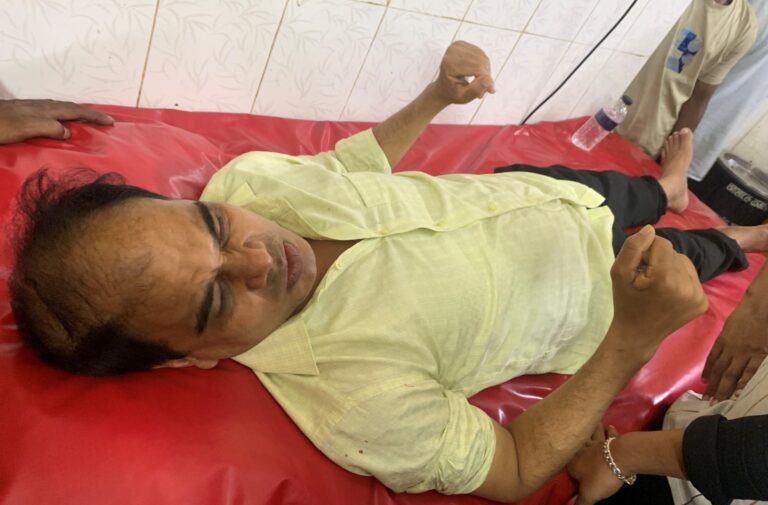 দেবীদ্বারের নির্বাচন কর্মকর্তা সড়ক দূর্ঘটনায় আহত
