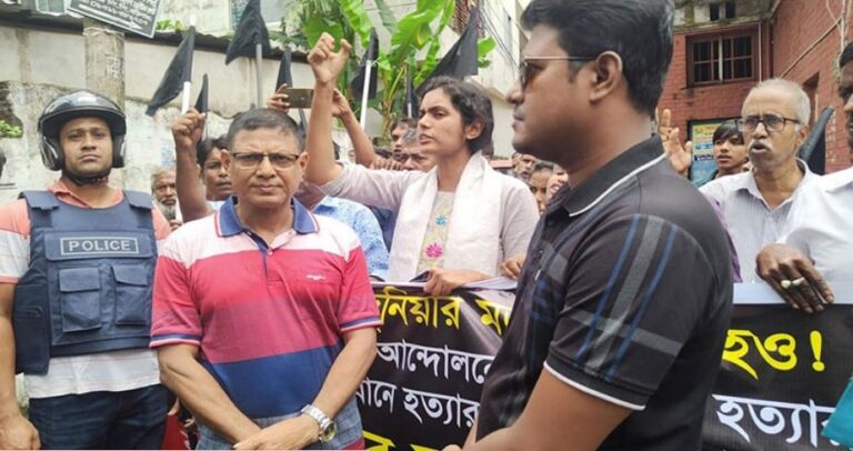 কারফিউ দিয়ে মানুষের কণ্ঠ স্তব্ধ করছে: মনীষা