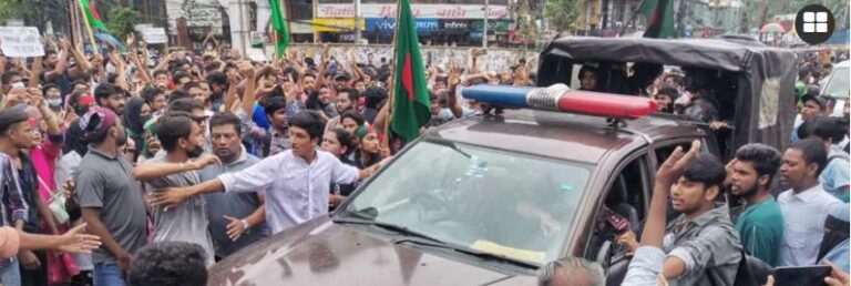 নারায়ণগঞ্জে বিজিবির গাড়ি অবরুদ্ধ বিক্ষোভ